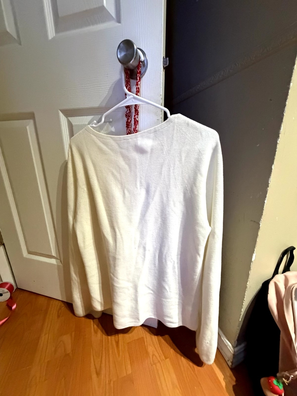 Uniqlo Off-White Sweater